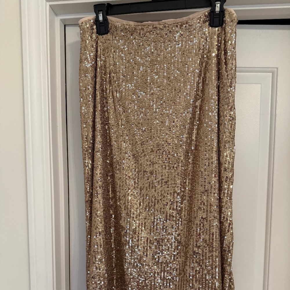 New On 34th brand gold sequin midi skirt. Size medium.